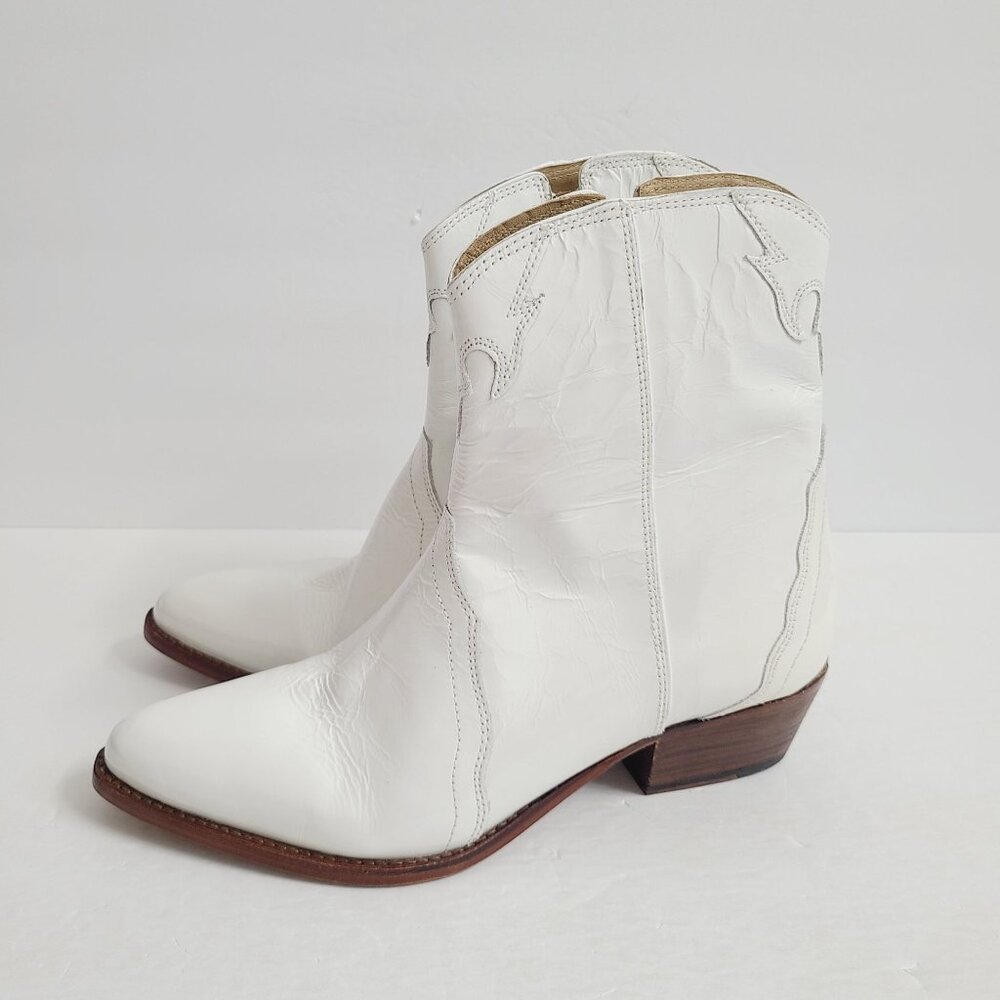 NEW Free People Frontier Western Patent Leather Boots Size 39.5 White